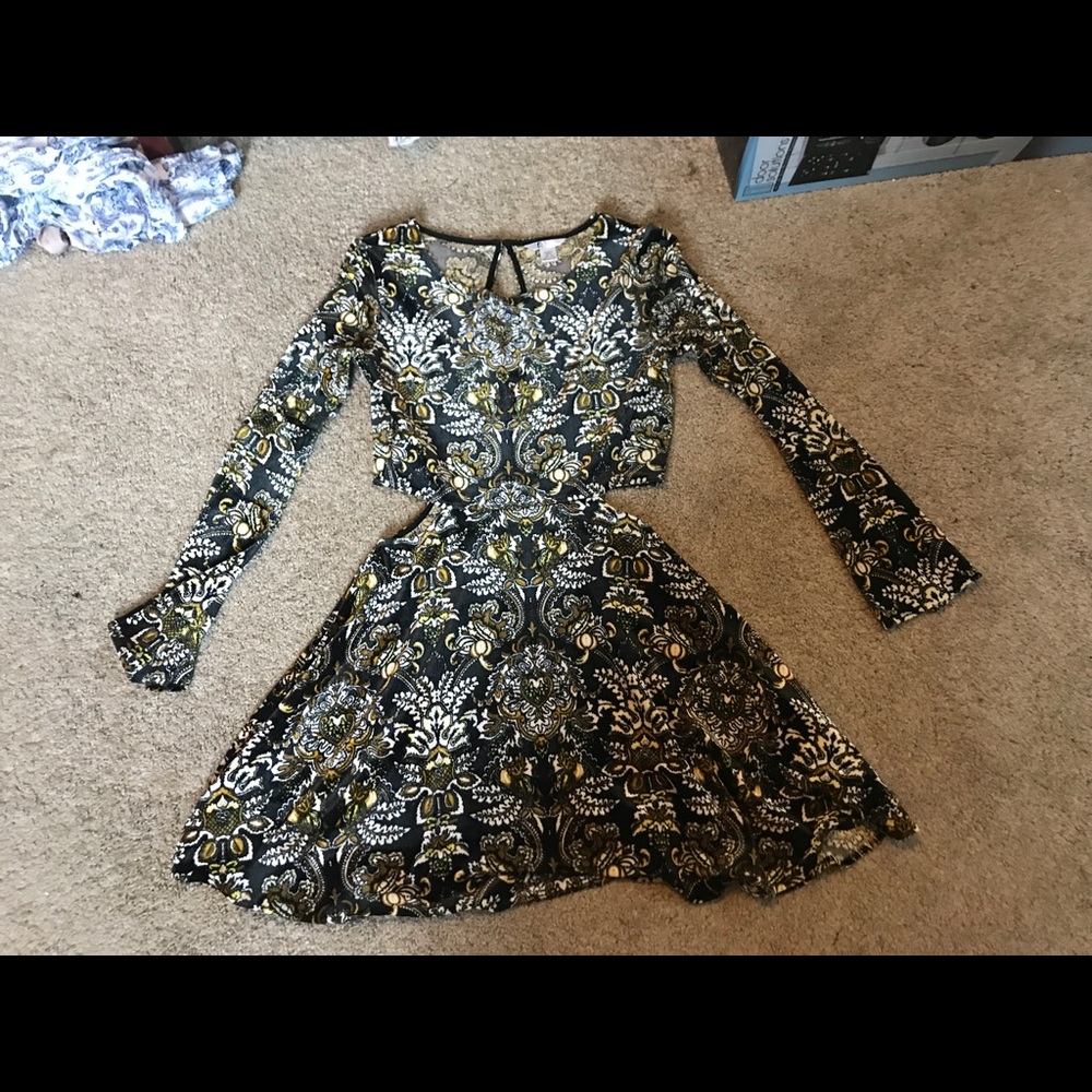 NEVER WORN volcom velvet cut out dress